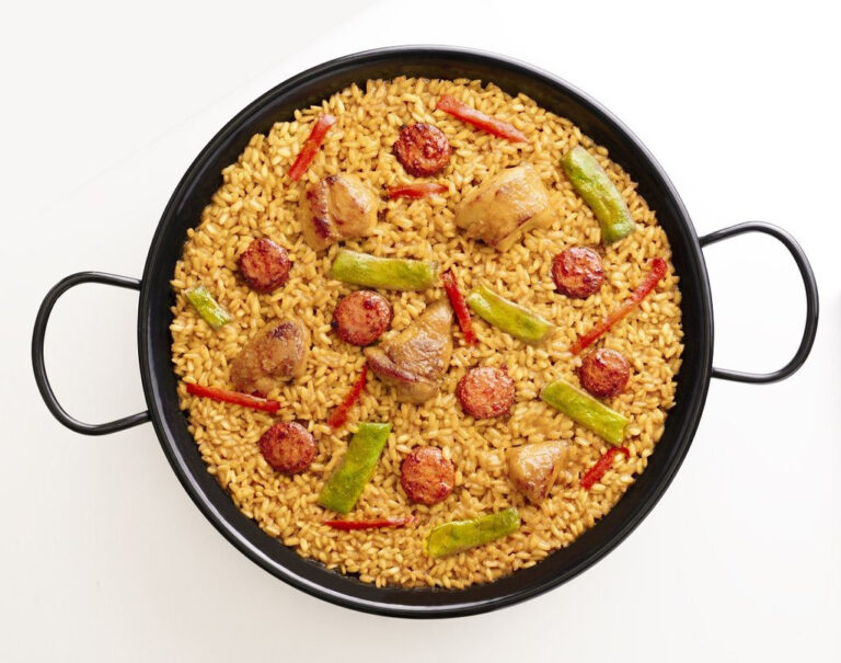 Paella con Chorizo Cular